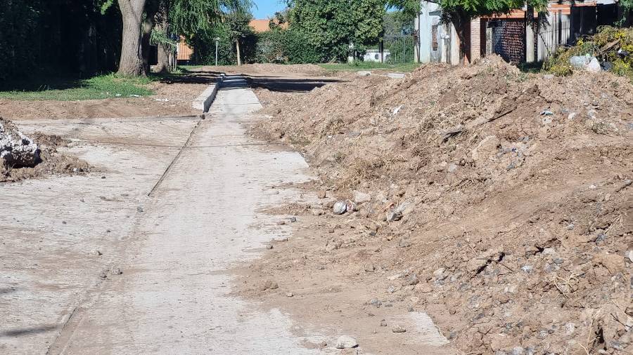Finaliza la construcción de una nueva bocacalle en La Loma